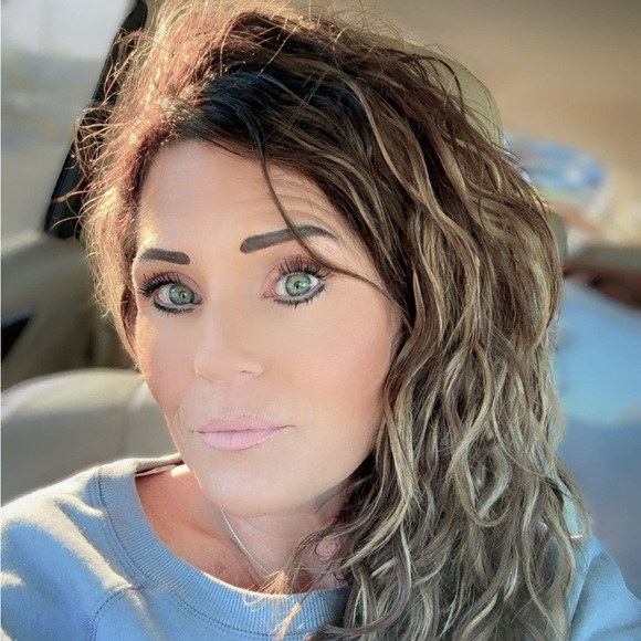 Meet your Posher, Lauren - Picture 1 of 1